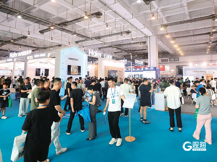2025第十届中国山东（青岛）国际康养产业博览会现场人头攒动。 刘栋 摄