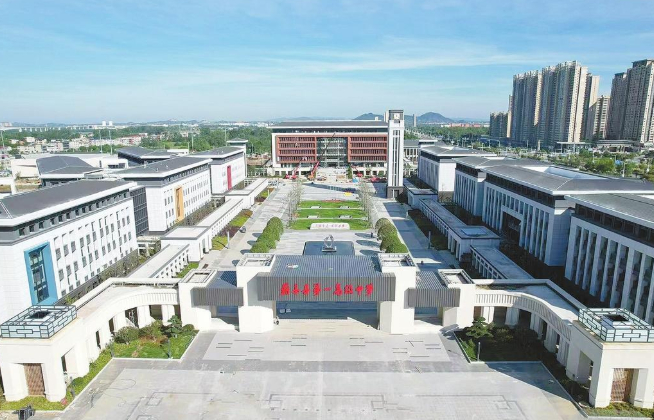 在全省乃至全国的县域高中里，蕲春一中是个值得观察的样本。