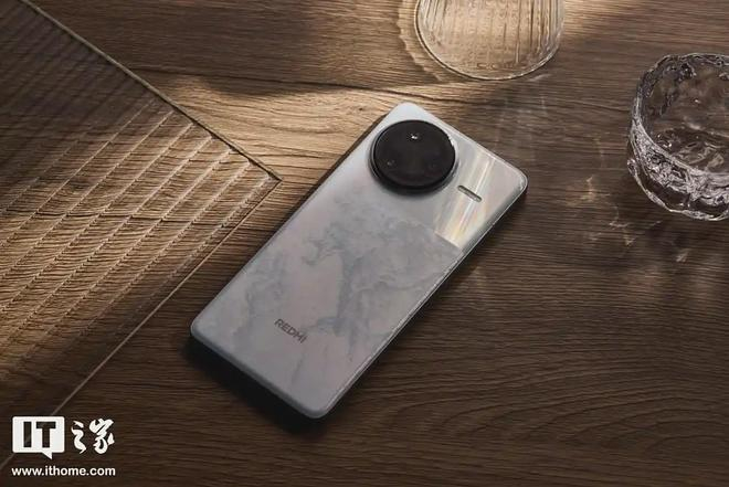 ▲ IT之家实拍：REDMI K80 Pro 手机