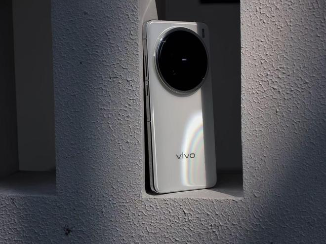 vivo X200 Pro，图片来源：雷科技