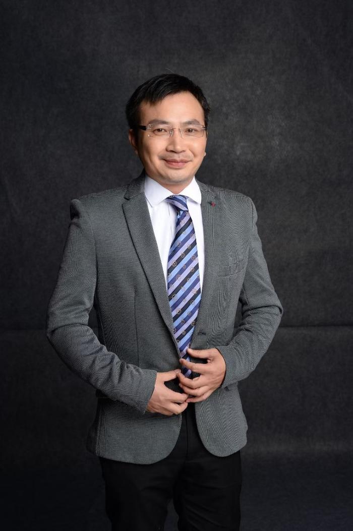    中航基金副总经理兼首席投资官邓海清  