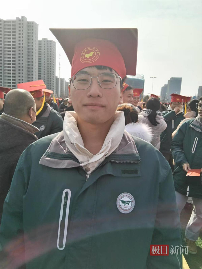 张俊豪的帅气照片