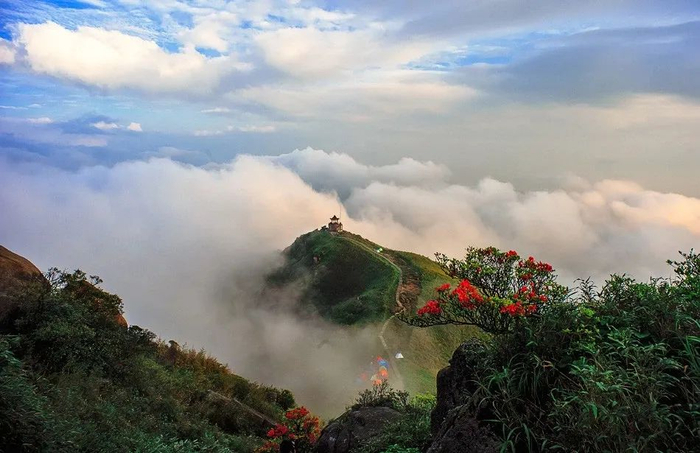 图为姑婆山风景
