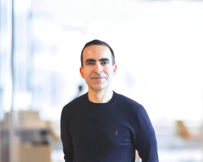 ▲ InstaDeep联合创始人兼CEO Karim Beguir，他创办的公司被誉为非洲人工智能先驱 图源InstaDeep
