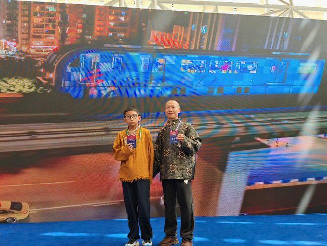 首次参加全国青少年无人机大赛总决赛的西藏“小飞手”。 受访者供图