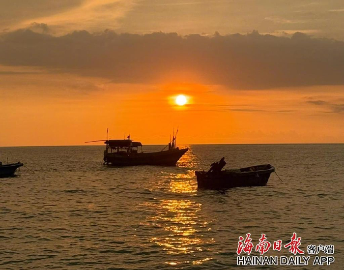 沙渔塘社区海上落日景观。海南日报全媒体记者刘阳秀 摄