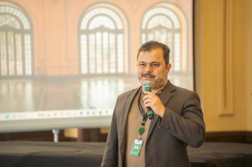 图 Edson Ricardo da Cunha演讲