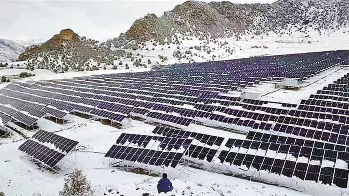 农发行西藏区分行投放清洁能源贷款积极助力那曲市索县光伏项目建设。