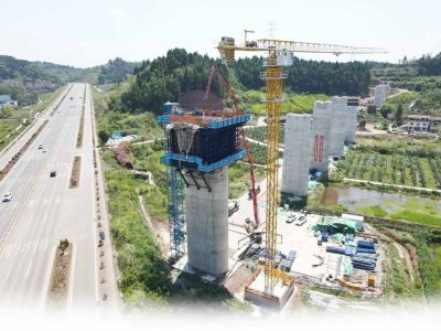 绵遂内铁路蒋家沟特大桥连续梁“0号块”成功浇筑。蜀道铁路投资集团供图