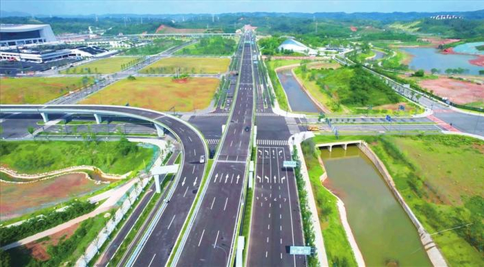 图为航拍的花溪路市政工程项目一角。三峡日报记者 熊小磊 摄