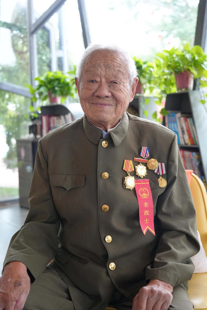 王治昌接受采访。
