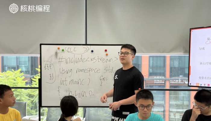 核桃编程广州线下辅导活动:精准陪伴助力学员成长,传递教育温度