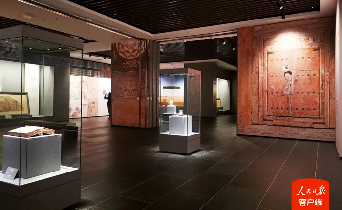 葬制大观“地府千秋”展览一角。洛阳古墓博物馆供图