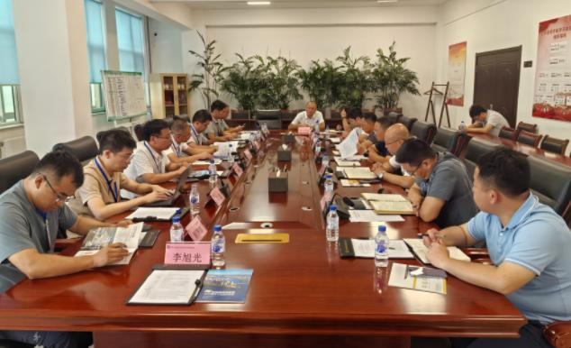 图为考察团与辽宁汤河子经济开发区管委会开展座谈交流