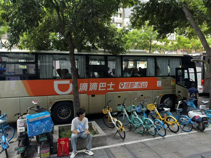 成都至乐山站点巴士春熙路上车站点