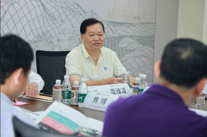 图：广东省胶粘剂行业协会秘书长庞维凌秘书长致辞