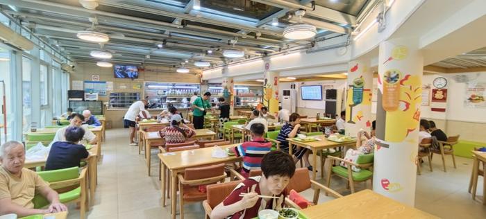 社区长者食堂以老年餐费为主要收入来源。