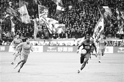 北京国安队：七个人七个球