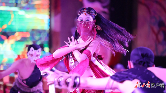 敦煌膳局的舞蹈表演。新甘肅·甘肅日報通訊員 范昊帆攝