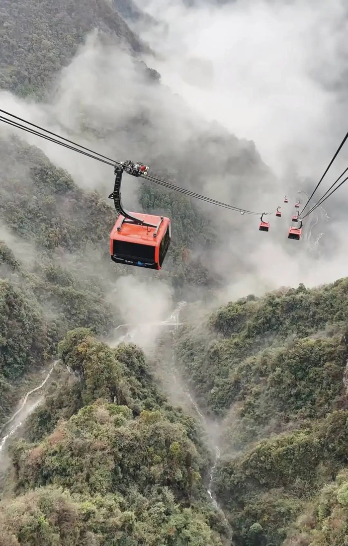 天门山景区索道（图据景区）