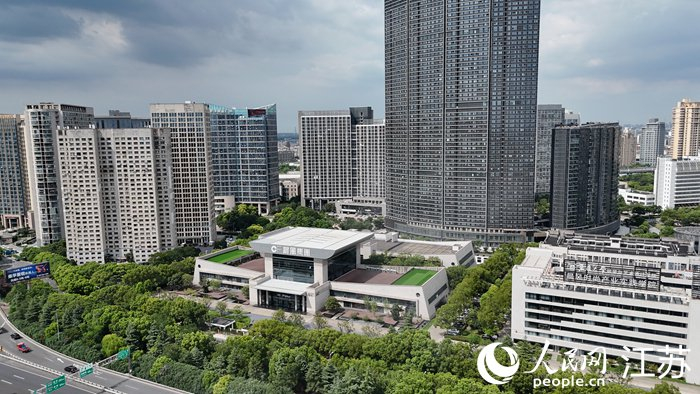 航拍花桥晨风时尚创意产业园。 人民网 鞠峰摄