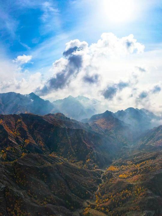 图为阴山山脉。(高雪峰 摄)