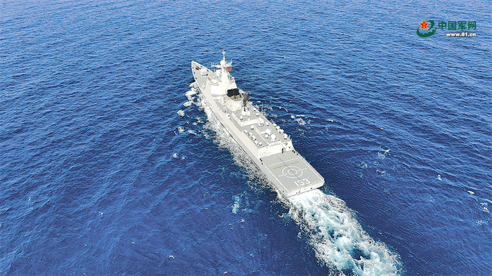 　　包头舰海上航行。任科 摄