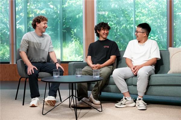 扎克伯克与 Alexandr Wang、Shengjia Zhao|图片来源:Meta