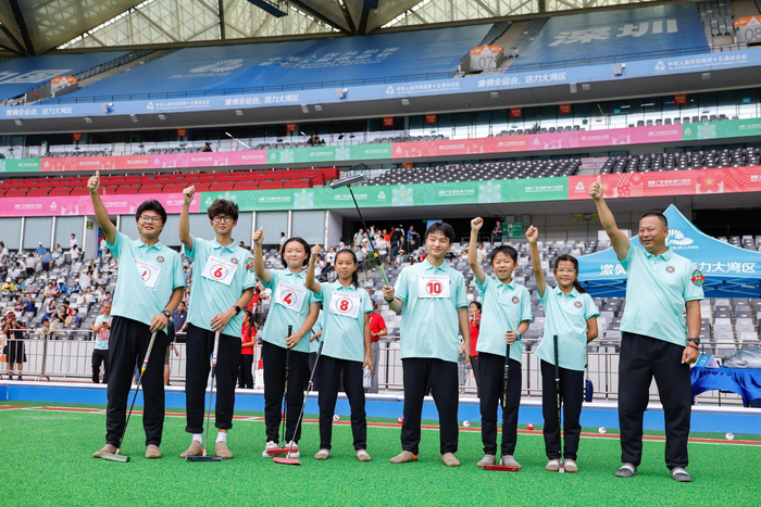 8月24日下午，第十五屆全運會(huì )門(mén)球項目決賽在廣東深圳激烈開(kāi)戰。全運球項圖為安徽運動(dòng)員決賽后慶祝勝利。目首枚金<strong></strong>本報記者 范柏文 攝/視覺(jué)安徽