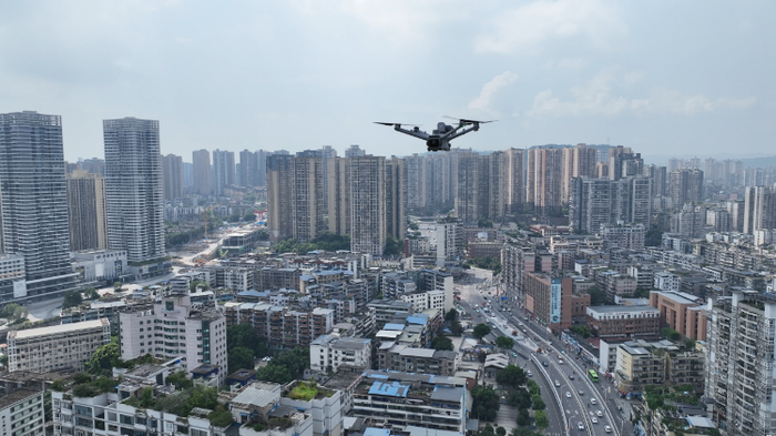 无人机救援工作场景。