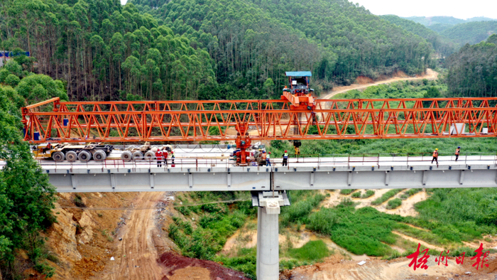 柳梧铁路项目建设加速推进。黄石芳 摄