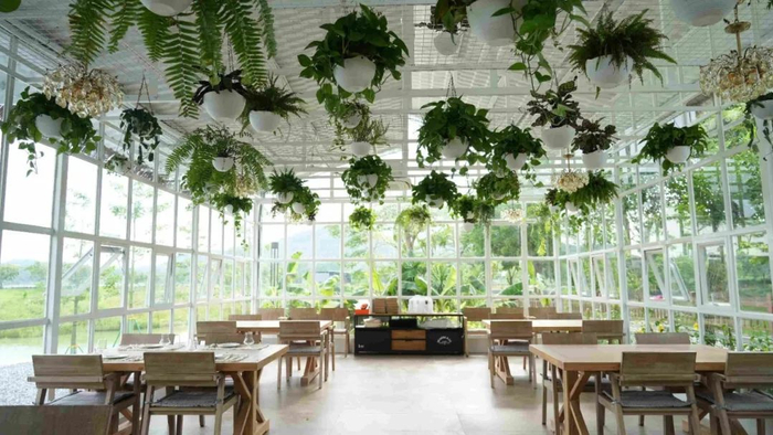 横河户外运动小镇的配套餐吧。