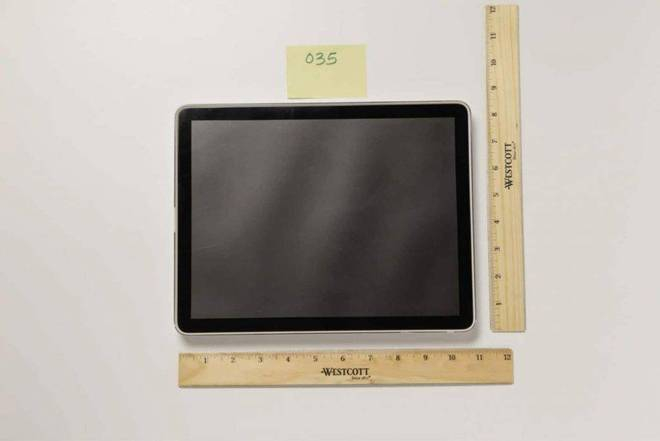 ▲ iPad 和 iPhone 的前身，已经是「全面屏」设计