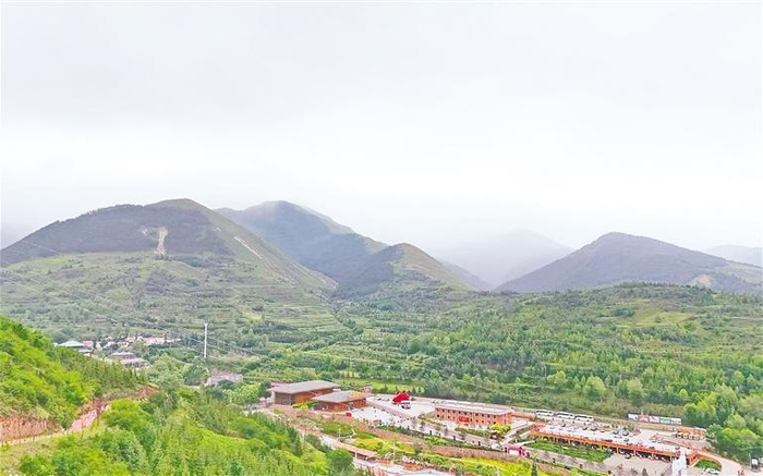 隆德县的荒山旱塬已逐步变为绿水青山。 （图片由受访者提供）