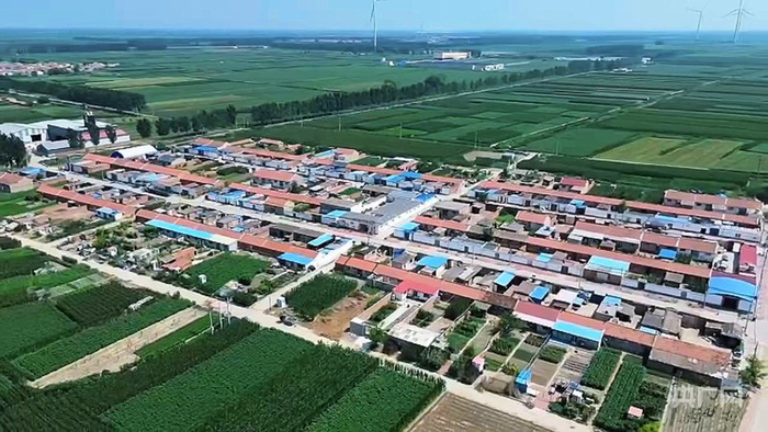 岳龍鎮大良莊村航拍圖（央廣網(wǎng)記者 褚夫晴 攝）