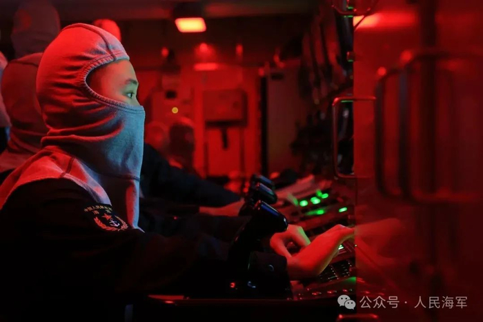 ▲官兵严阵以待