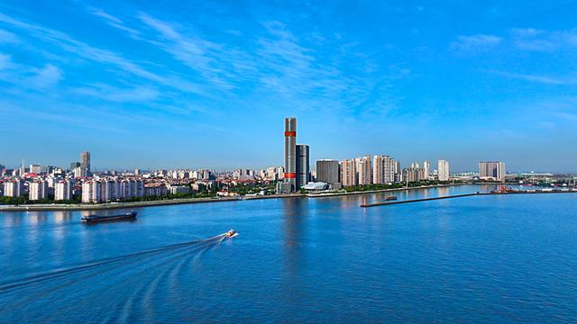 宝山滨江。 刘永康摄