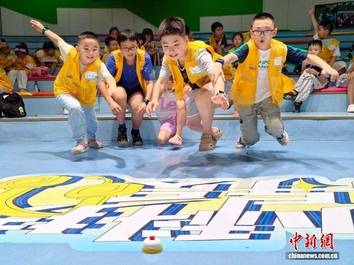 “小科娃·大智慧”暑假科学营活动。重庆科技馆 供图