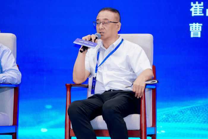 图：广东永爱医养产业有限公司董事长崔晶雪发言
