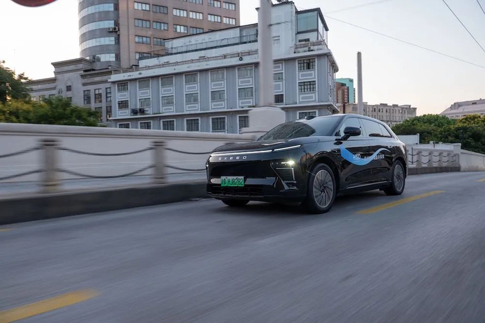 ▲地平线基于J6P方案的HSD车型行驶在路上