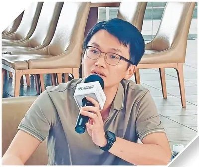 叶维参加退役军人优秀企业座谈会。受访者供图