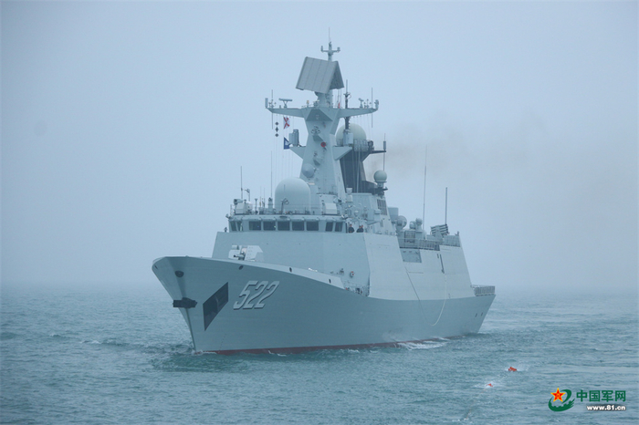 　　航行中的资阳舰。刘礼鹏 摄
