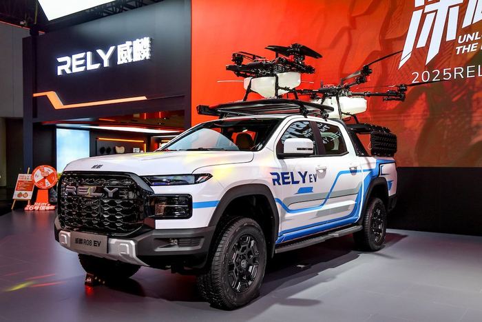 「全球智能实用纯电皮卡」的威麟 R08EV