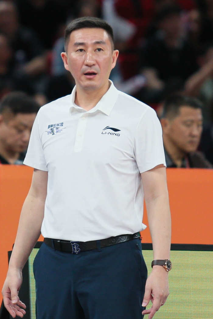 皇马抽到下下签！队史最远客场，连战3冠军，阿诺德姆总反戈救主