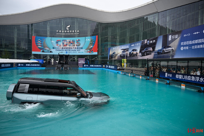 全速好玩尽在比亚迪赛车场！郑州新地标，普通人秒变“地形大师”