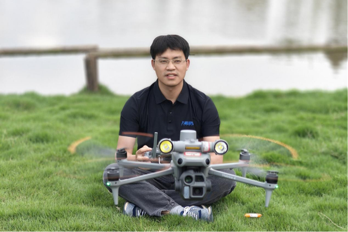 新職業(yè)面對面｜無(wú)人機群飛行規劃員 駕馭天空的“幕后軍師”