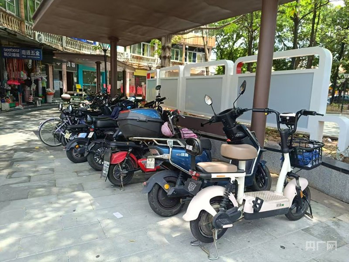 廣州電動(dòng)自行車(chē)新規9月起實(shí)施 外賣(mài)等民生服務(wù)行業(yè)啟用專(zhuān)用號牌