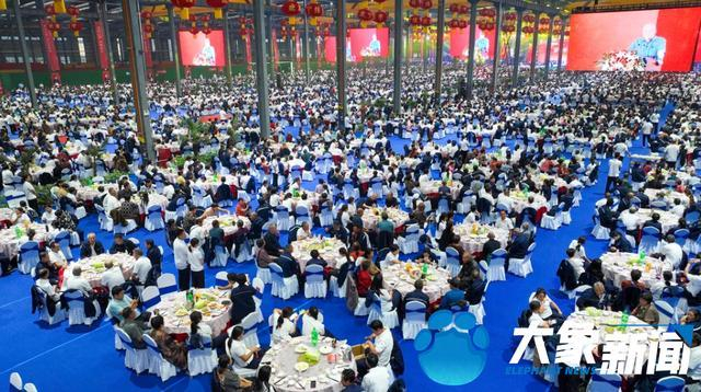 崔培军邀请员工家属参加中秋聚会