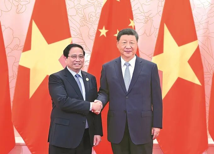 8月31日下午，国家主席习近平在天津迎宾馆会见来华出席二〇二五年上海合作组织峰会的越南总理范明政。 新华社记者 殷博古 摄