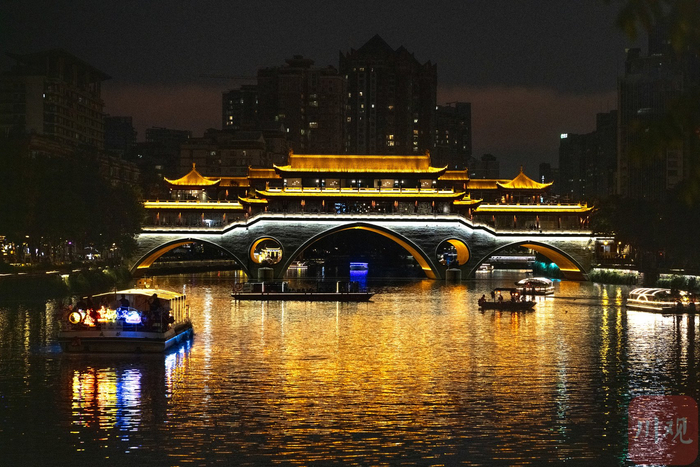 夜游锦江场景。